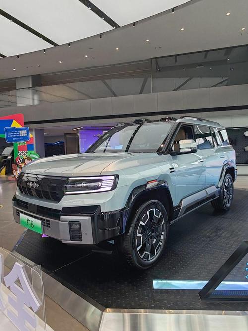 成都350比亚迪方程豹硬派越野的爆款，英菲尼迪35周年与你共成长